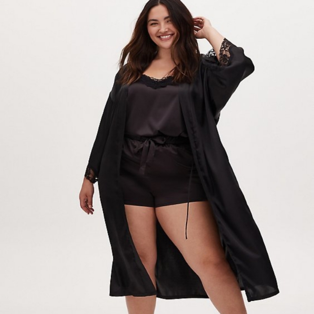 Black satin & lace long robe size 1/2 - Picture 1 of 4